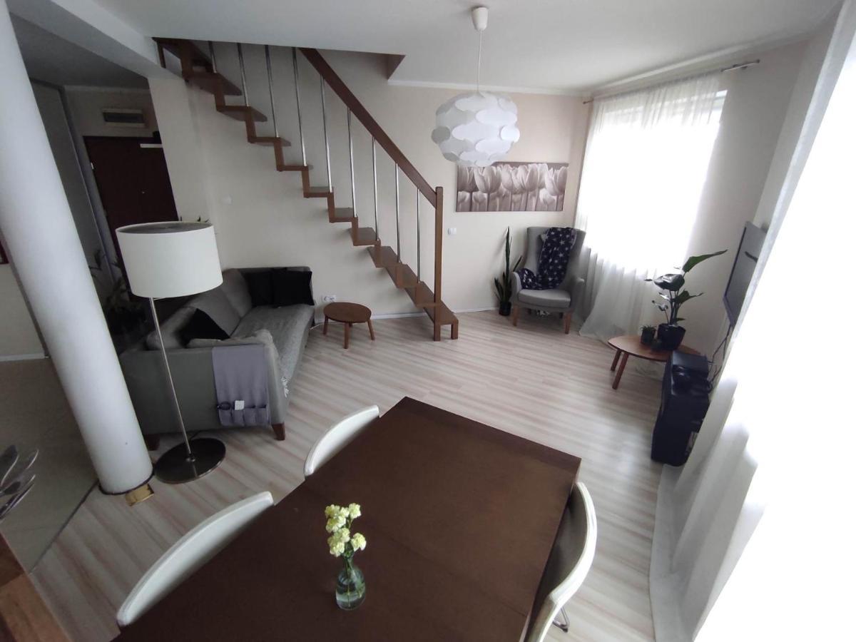 Apartament Z 3 Sypialniami - Parking Bezplatny Lägenhet
